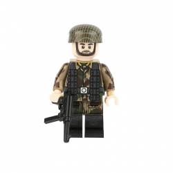 WWII German paratrooper with MP40(Brickpanda)